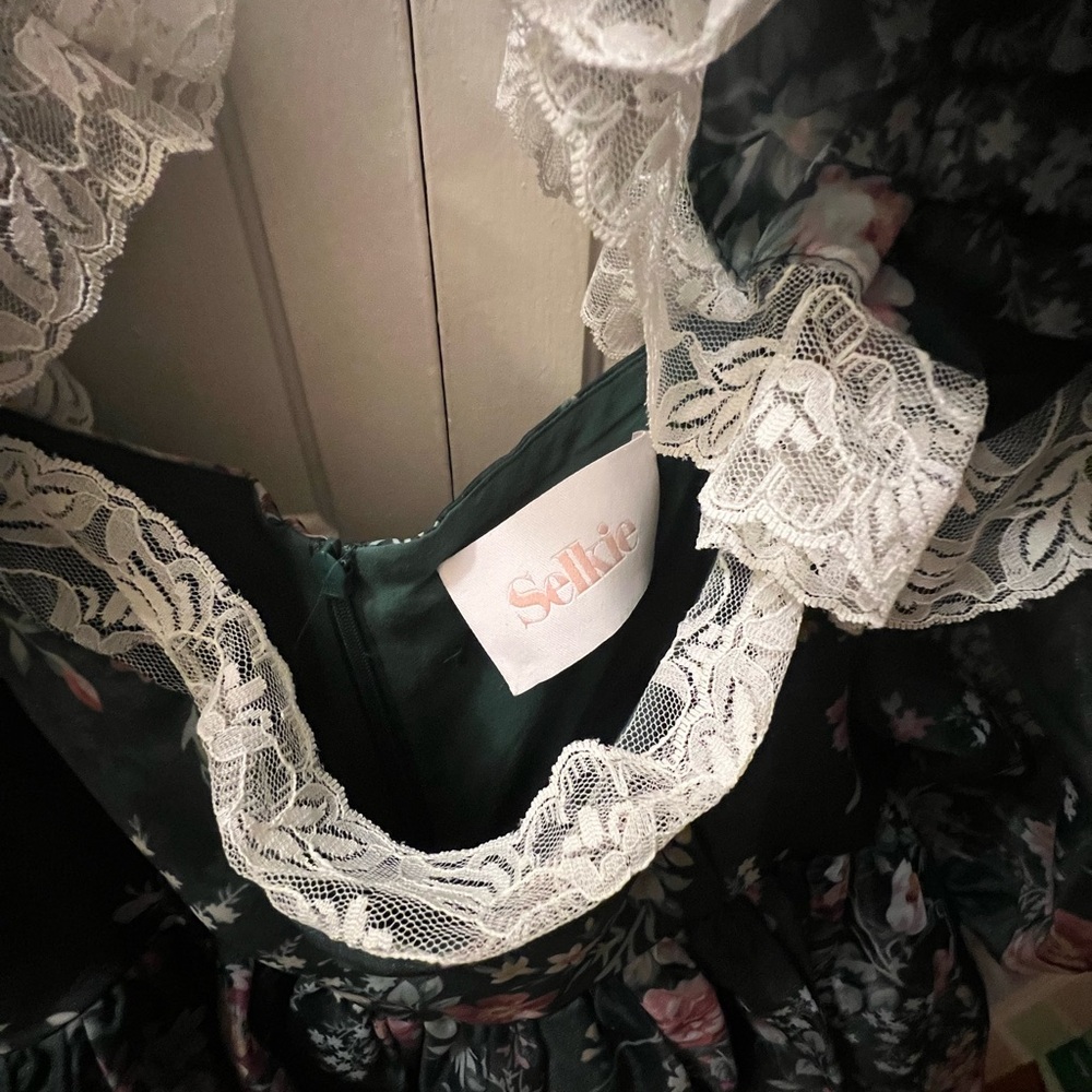 Selkie Green Gables Sugarfrill Puff Dress - Floral Dress with White Lace Trim - Picture 6 of 7